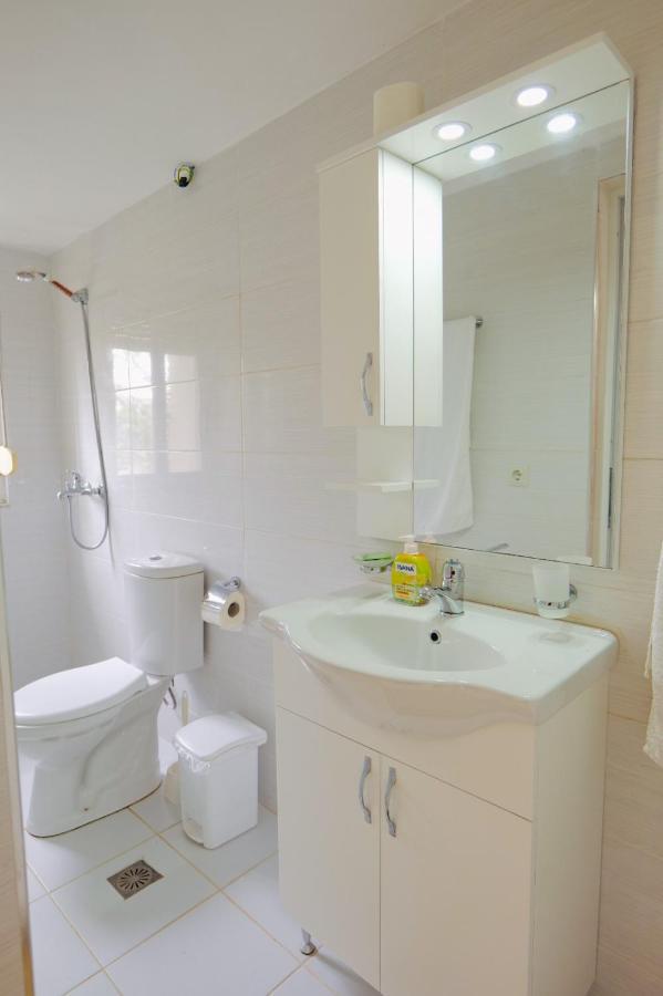 Seferi'S Apartament Apartment Саранде Екстериор снимка